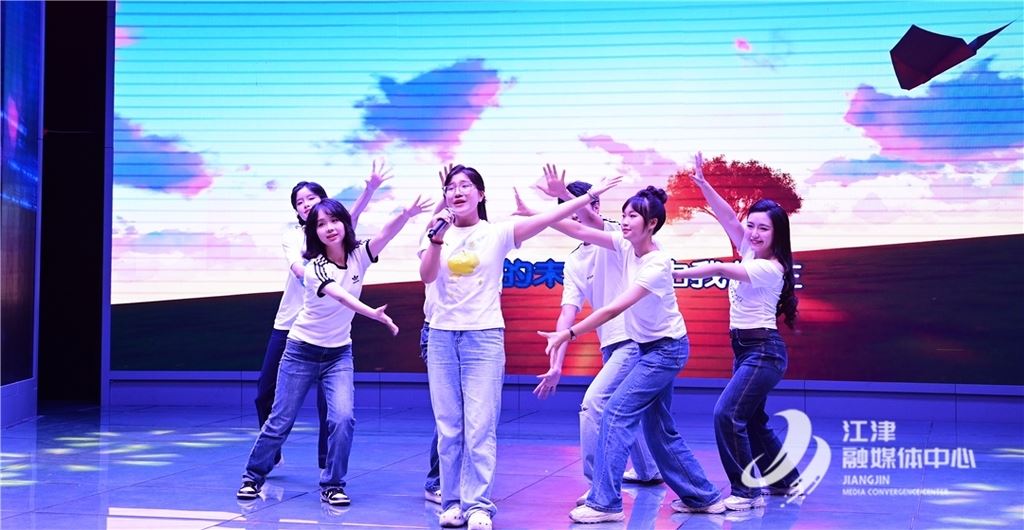 祝贺！暑期实习记者结业啦！