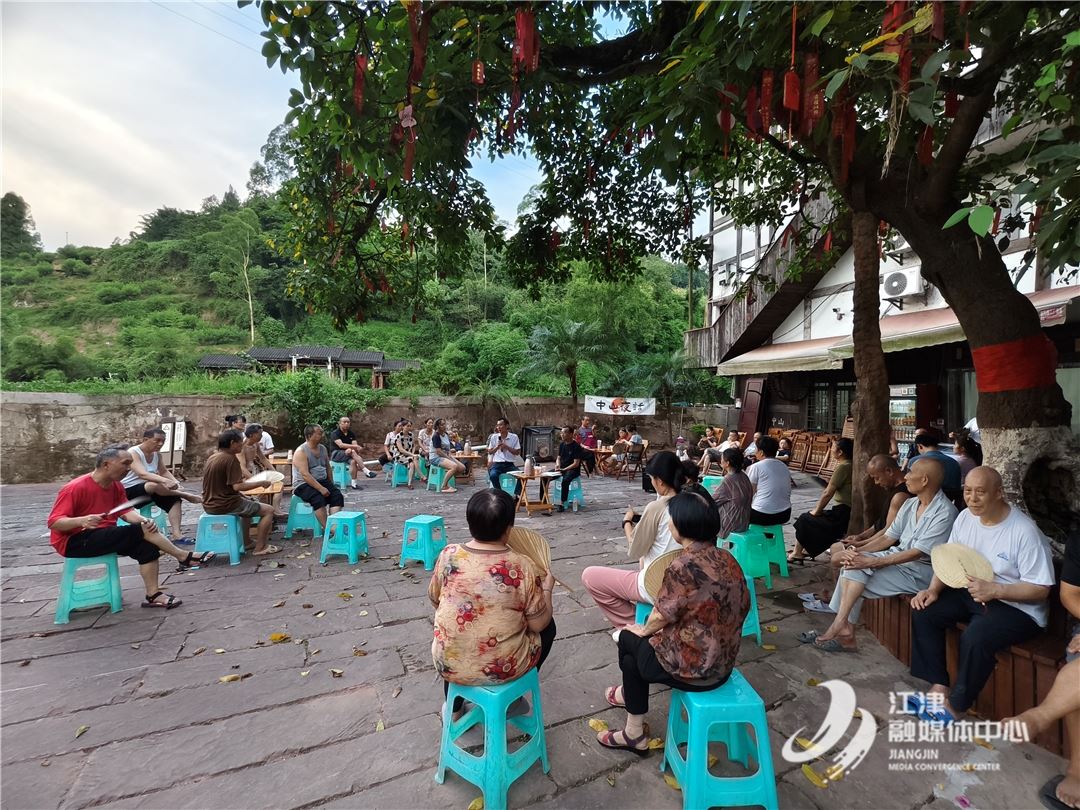 政群共话谋发展 中山夜话绘古镇新篇