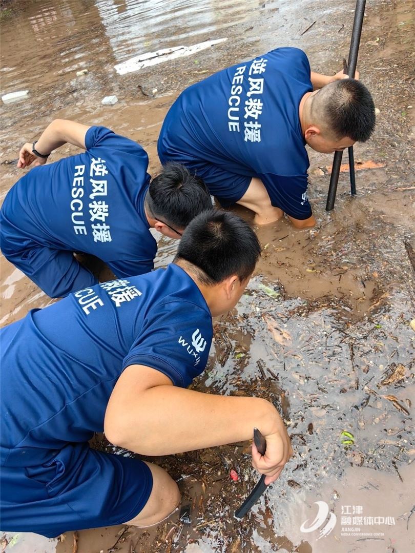 逆风而行显担当,双福这支救援队用行动暖人心