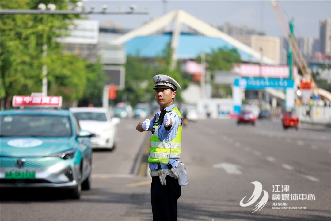 温仁健: 骁骑砺锋芒,守护平安路