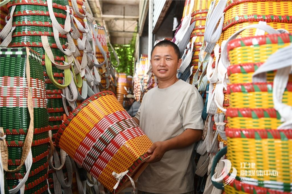 江津“空心村”的小背篓“出海”啦!