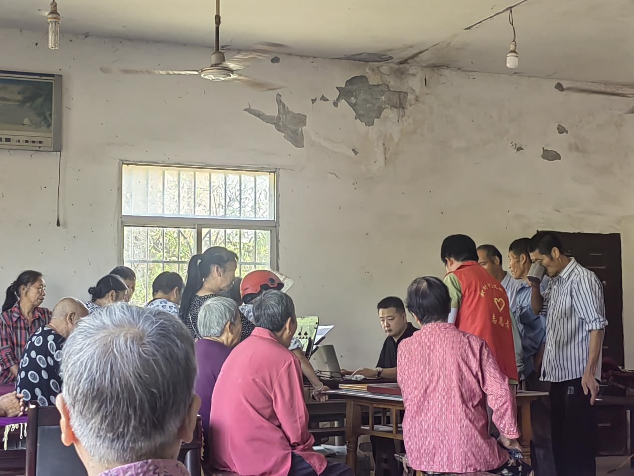 石门镇协同开展“雨露助残 定格幸福”公益摄影活动