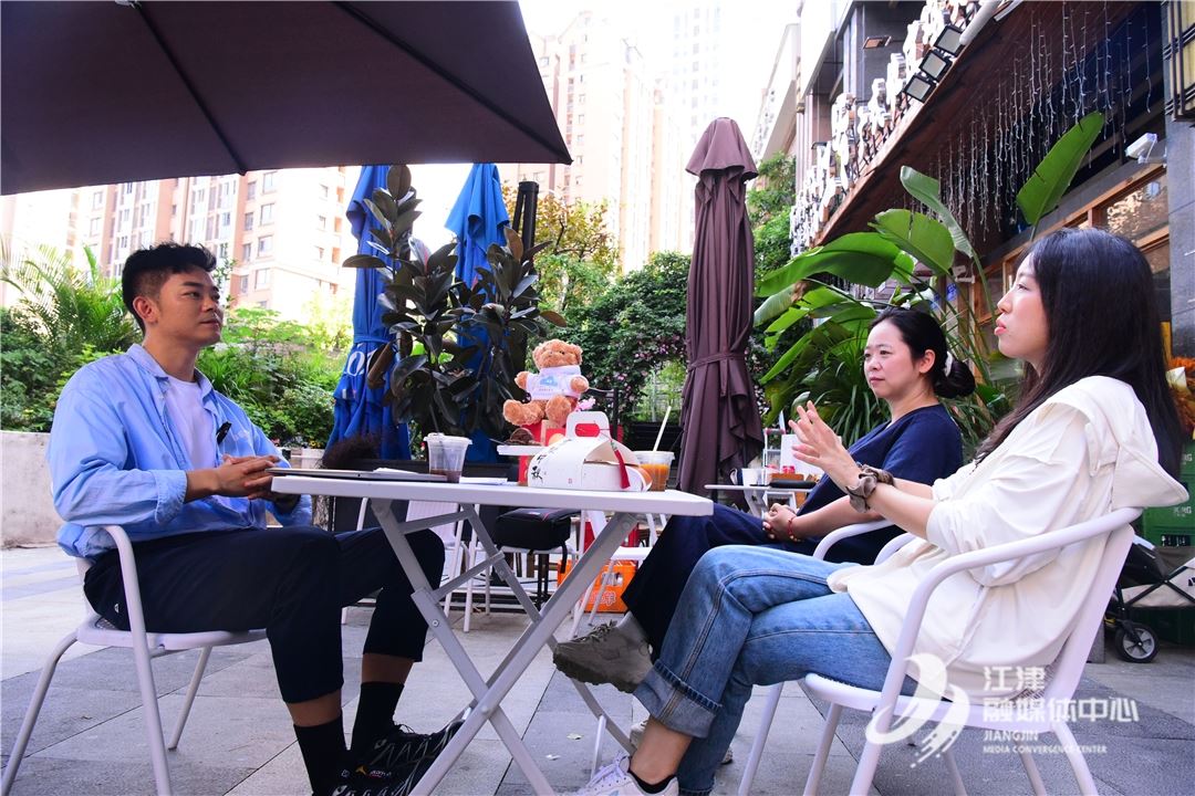 “舌尖” 到 “心间”:一块青花椒月饼的文化创新