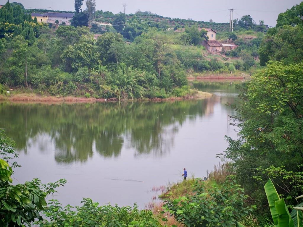 油溪镇:镇纪委监督明灯水库开展“回头看”