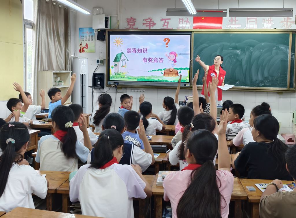 白沙镇筑牢校园禁毒防线