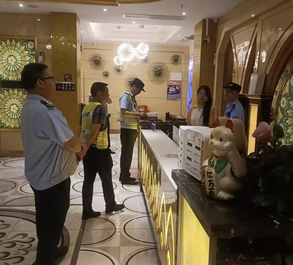 白沙镇：院坝会里听民声 走村串巷解难题 夏季整治显担当