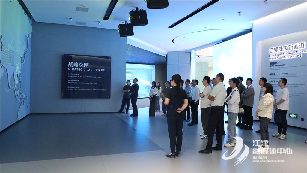 泸州市委党校来园开展现场教学