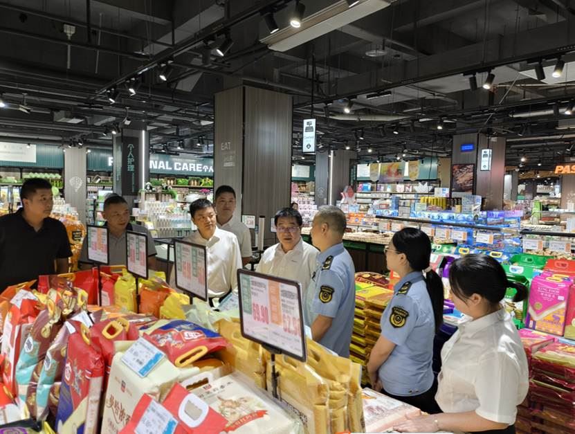 珞璜镇开展节前安全检查，全力筑牢“双节”安全防线