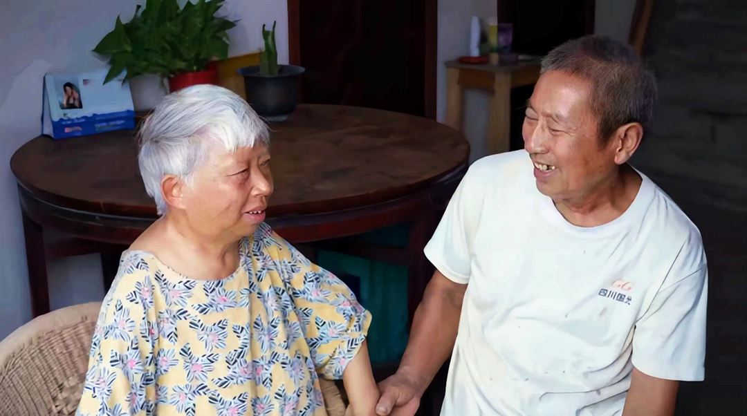 智慧养老进家门，温情守护暖夕阳江津区养老服务提升行动让失能老人安享晚年