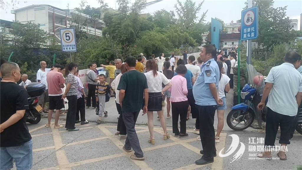 石门镇：暖心护学保平安，筑牢校园“安全网”