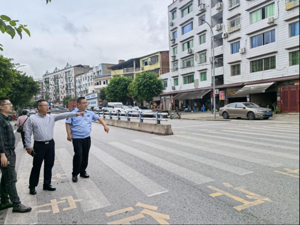 贾嗣镇：干净整洁庆国庆 安定祥和迎中秋