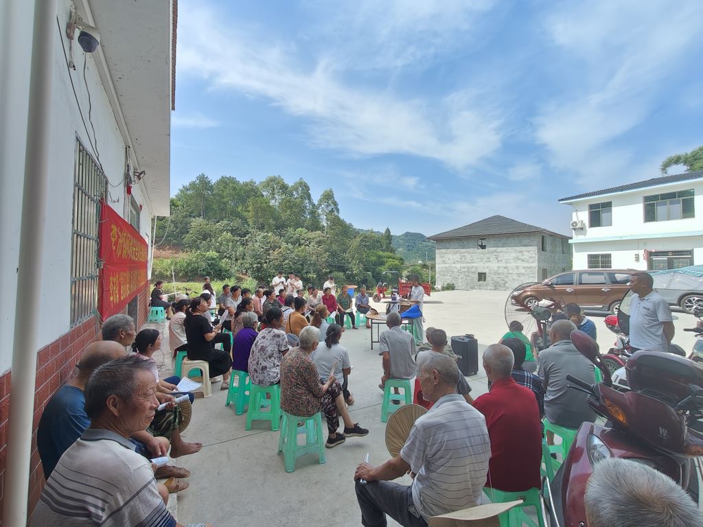 李市镇开展网络安全周宣传活动 筑牢村民“数字防线”