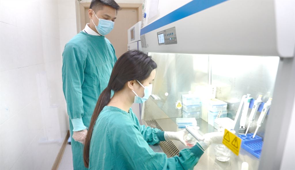 重庆大学附属江津医院两位专家获市级人才称号