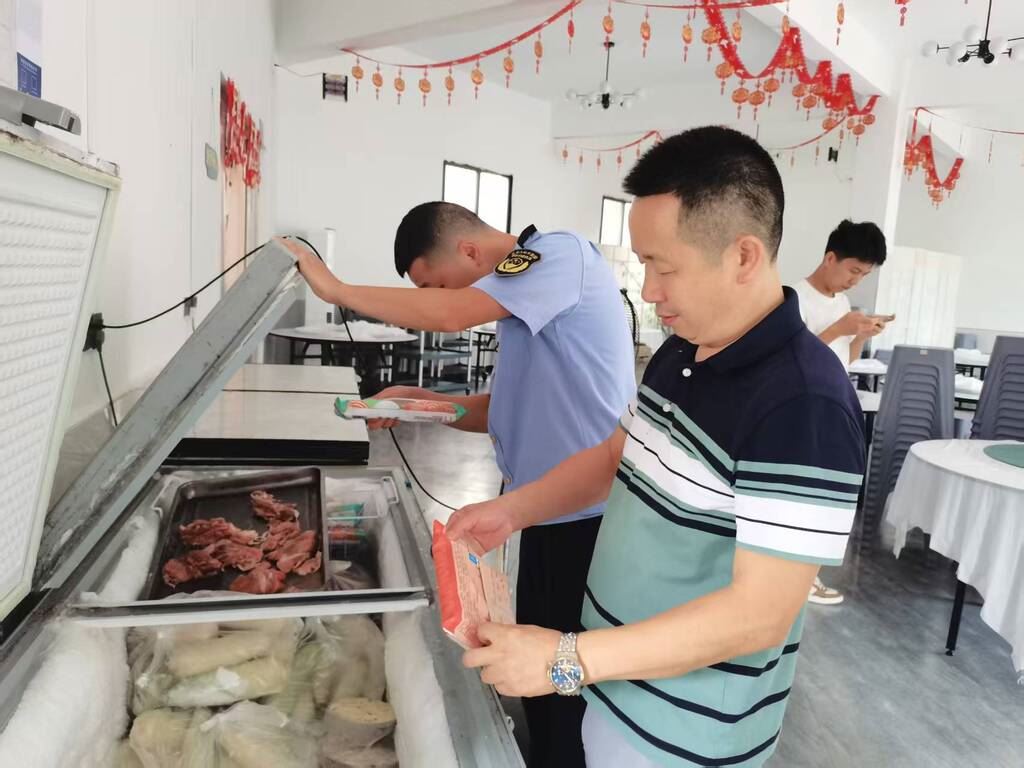 嘉平镇多部门联合开展节前安全监督检查