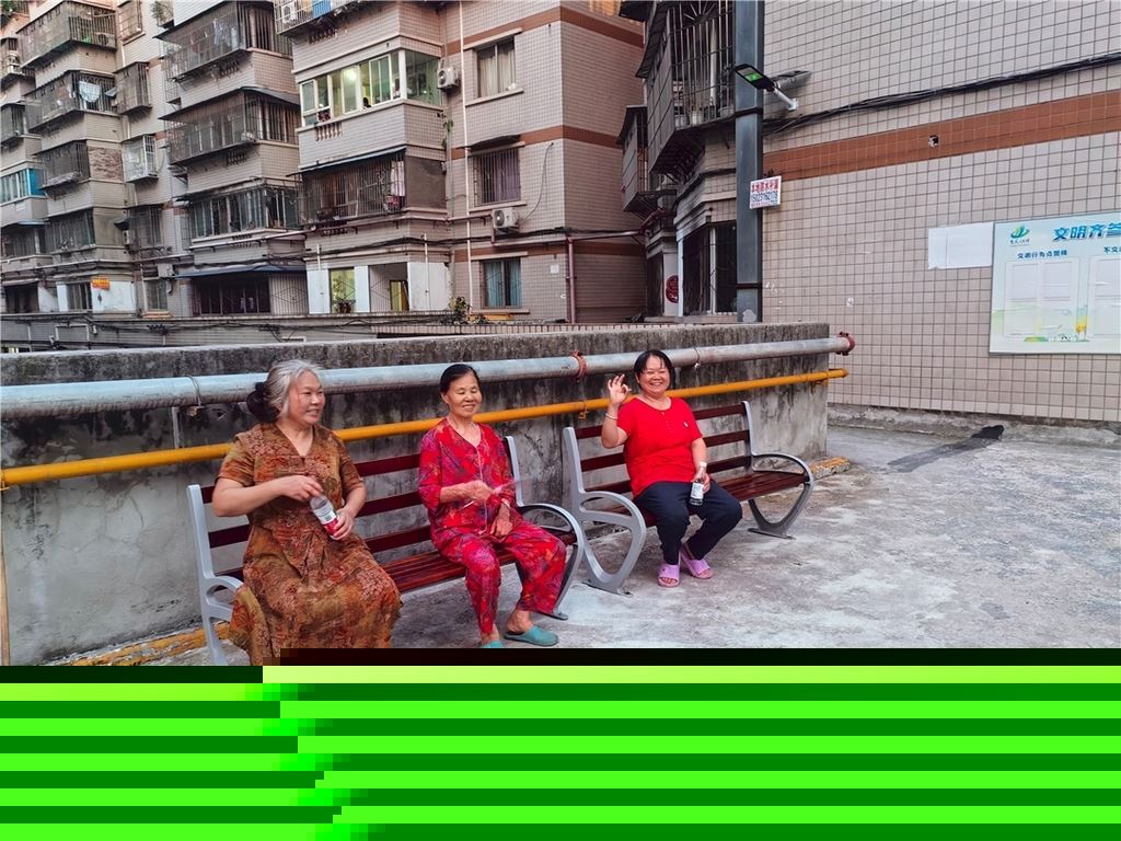 双福街道:便民“暖心椅”架起服务群众“连心桥”