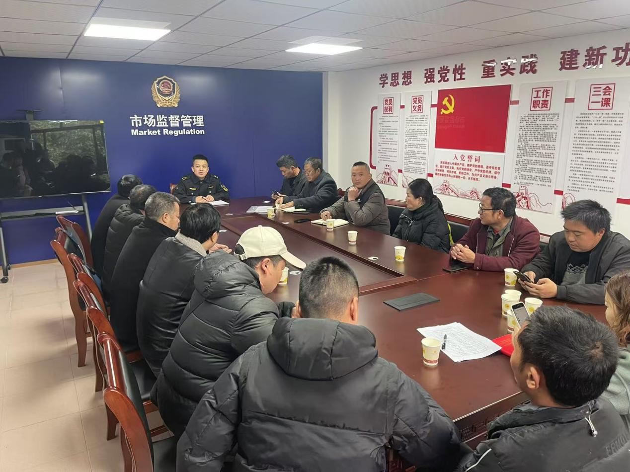 石蟆镇市场监管所守护“舌尖安全” 护航幸福晚年