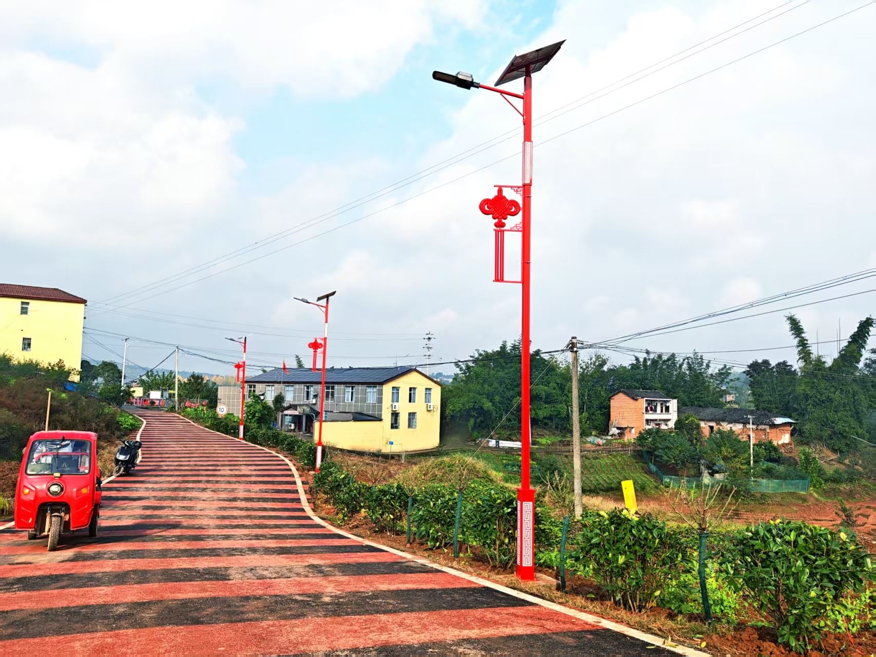 油溪镇盘古村实施亮化工程：125盏路灯照亮乡村振兴“暖心路”