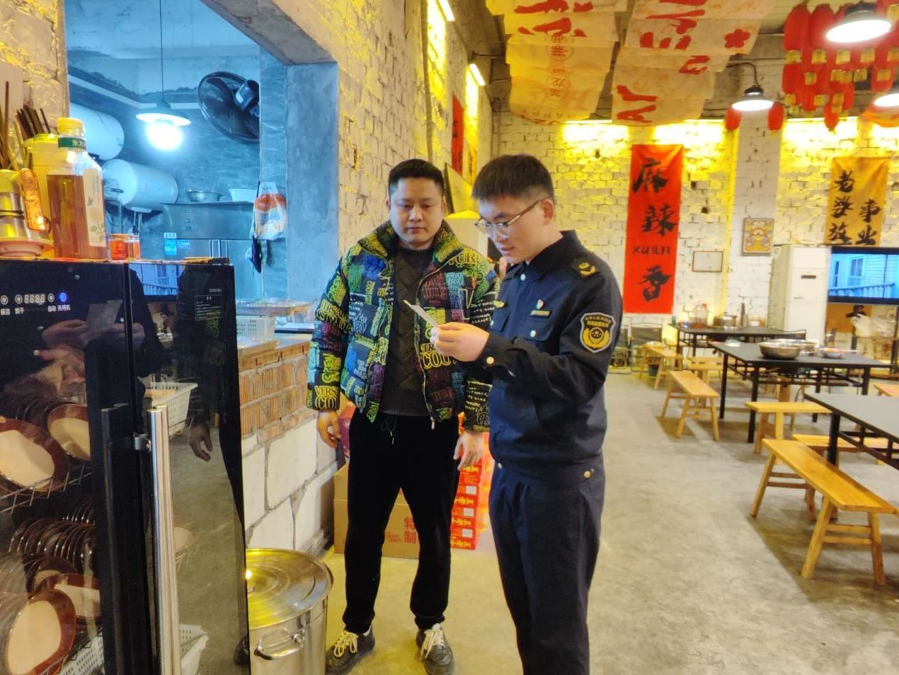 几江市场监管所扎实开展火锅餐饮专项检查，筑牢食品安全防线