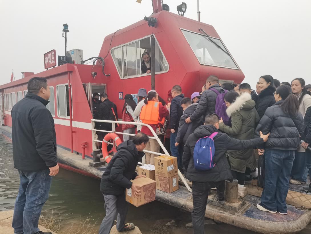 石蟆镇羊石社区“红色引擎”护航中坝岛乡村振兴