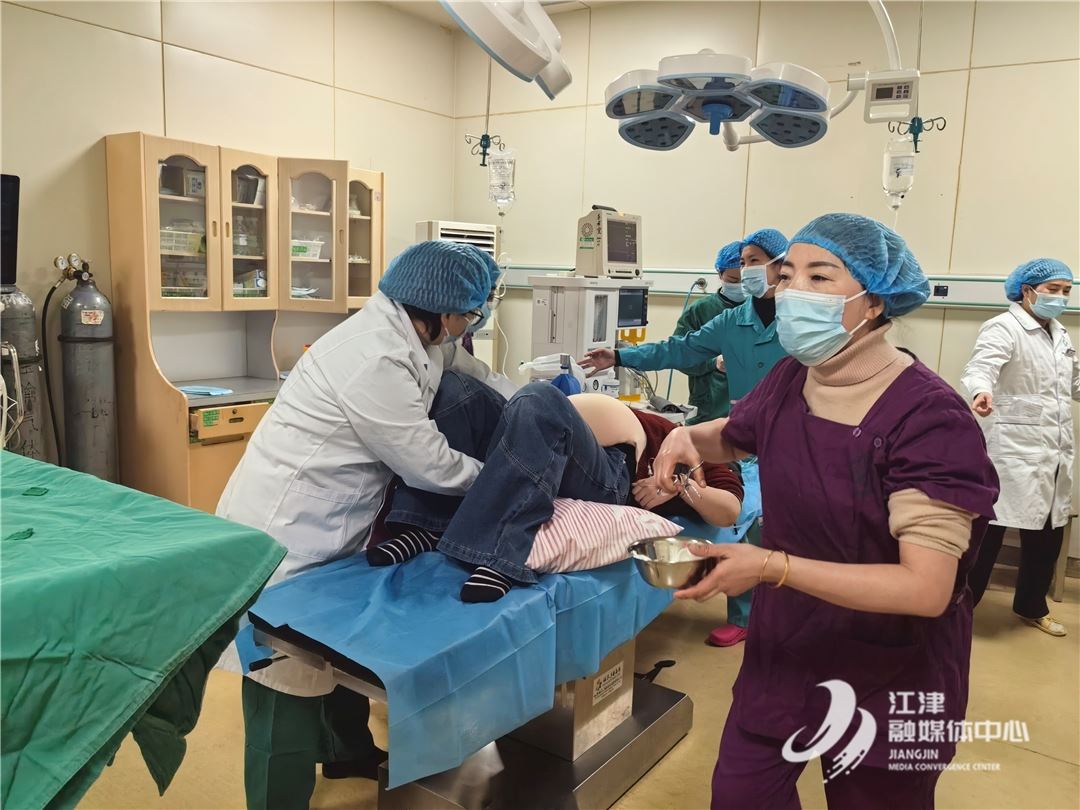 油溪中心卫生院：脐带脱垂实战演练筑牢母婴安全基石