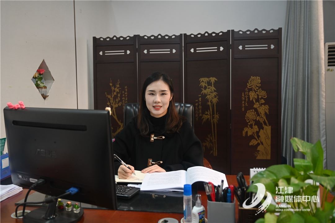 【委员风采】李燕:深耕基层践初心 履职为民绽芳华