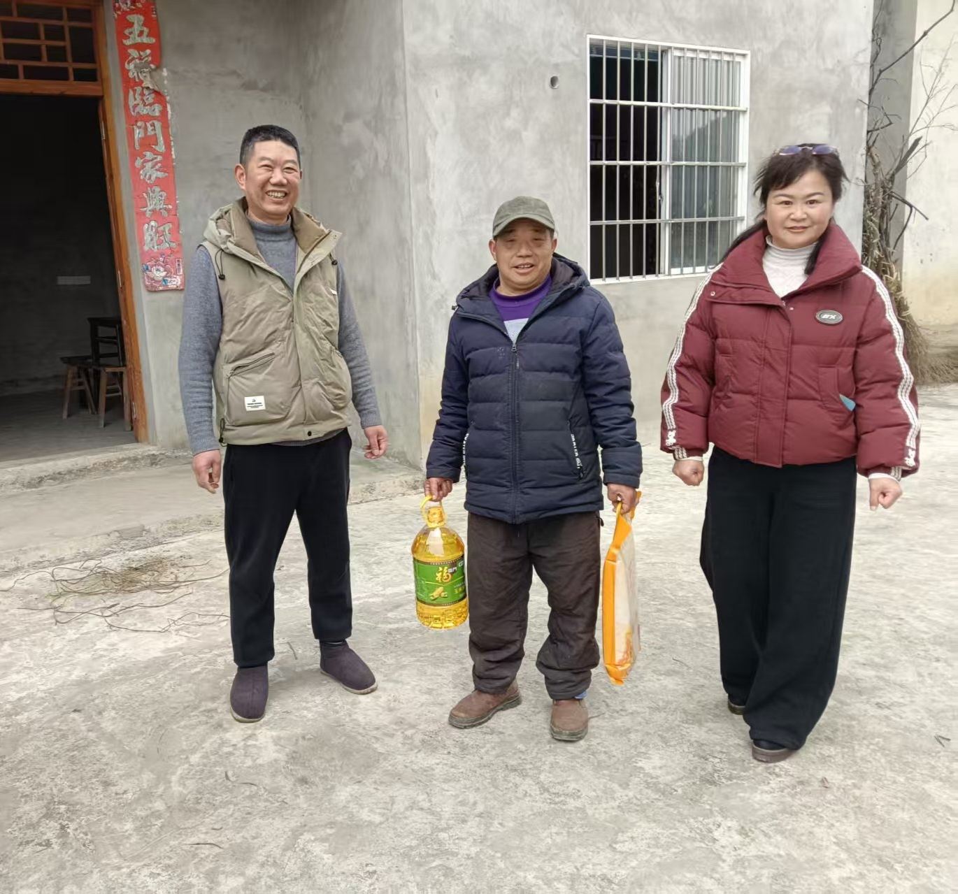 油溪镇丹凤社区：新春走访送温暖，点滴关怀映初心