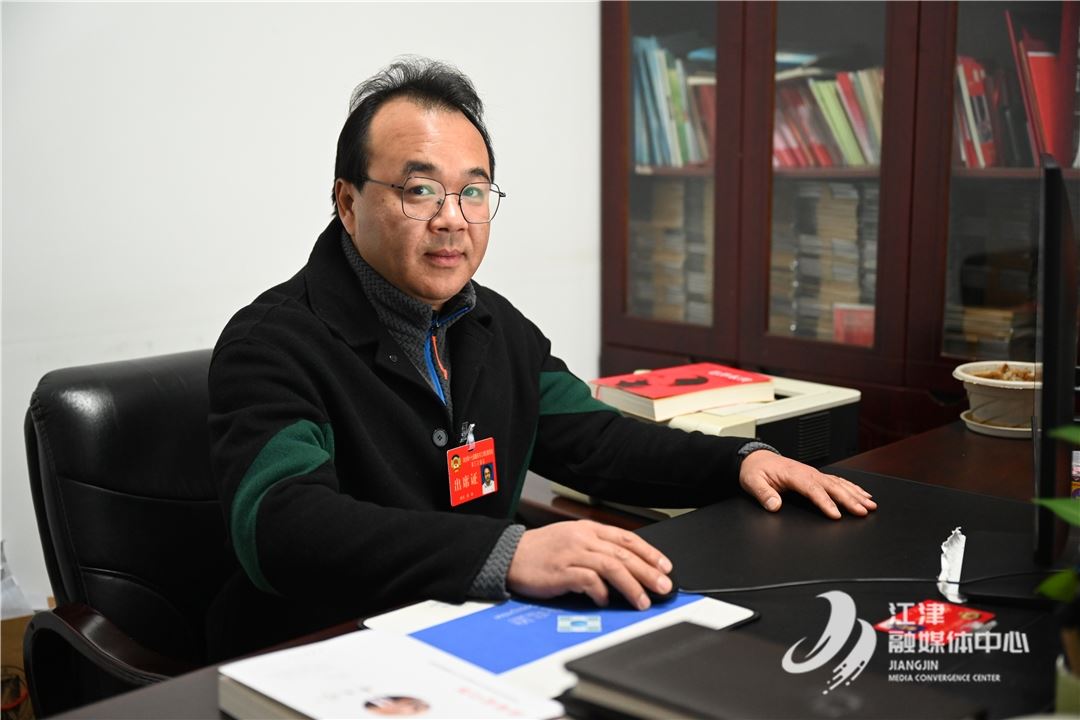 【委员风采】姜春：以笔绘同心 以情促融合