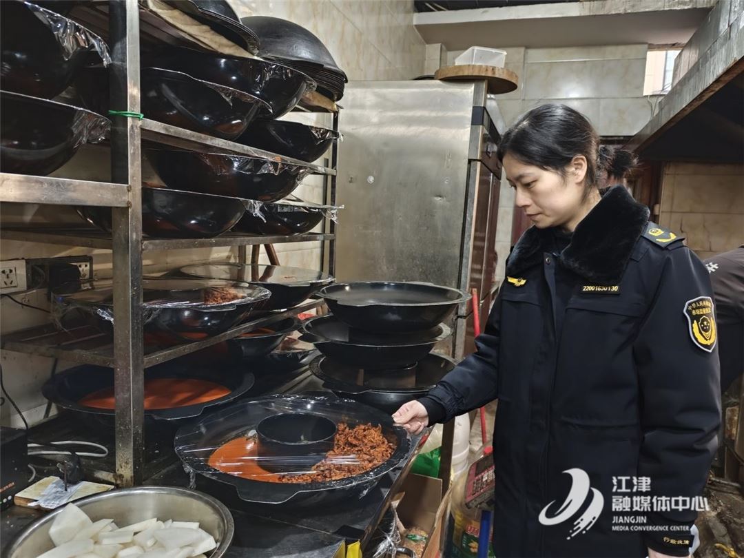 白沙镇市场监管分局开展节前专项检查护航群众平安祥和过节