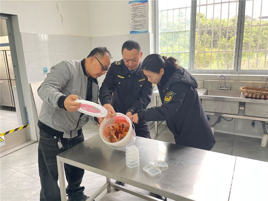 支坪市场监管所开展2026年春季校园食品安全专项检查