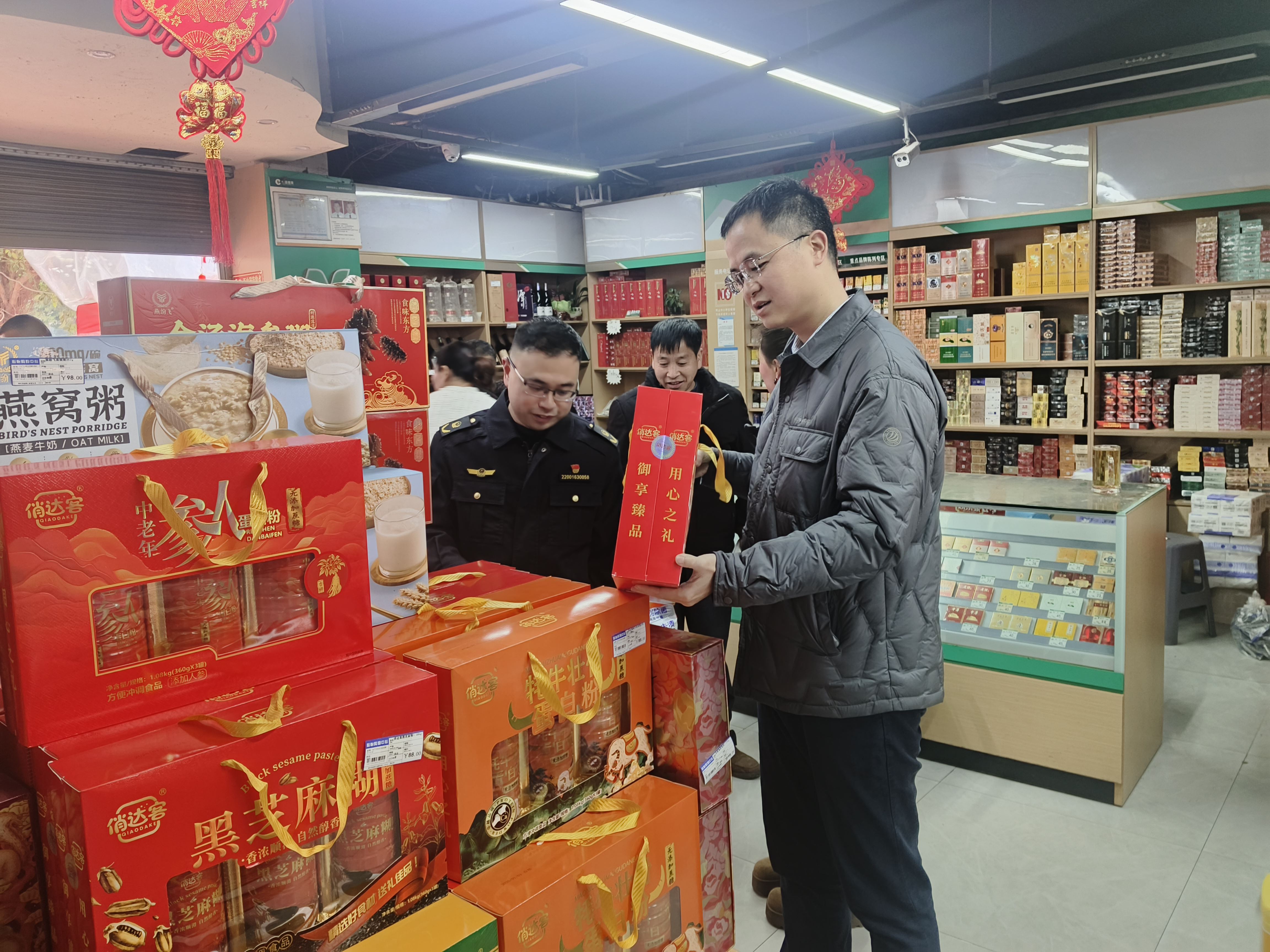 贾嗣镇开展春节前市场监管领域安全检查