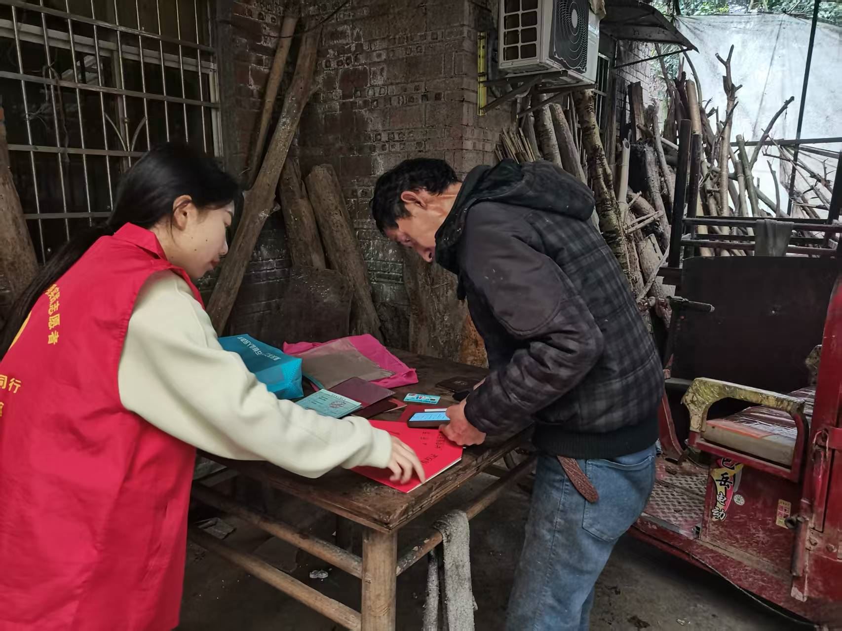 石蟆镇深入开展学雷锋志愿服务活动