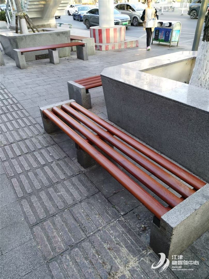 区城市管理局：“爱心座椅”润桃李  “渝城助学”暖民心