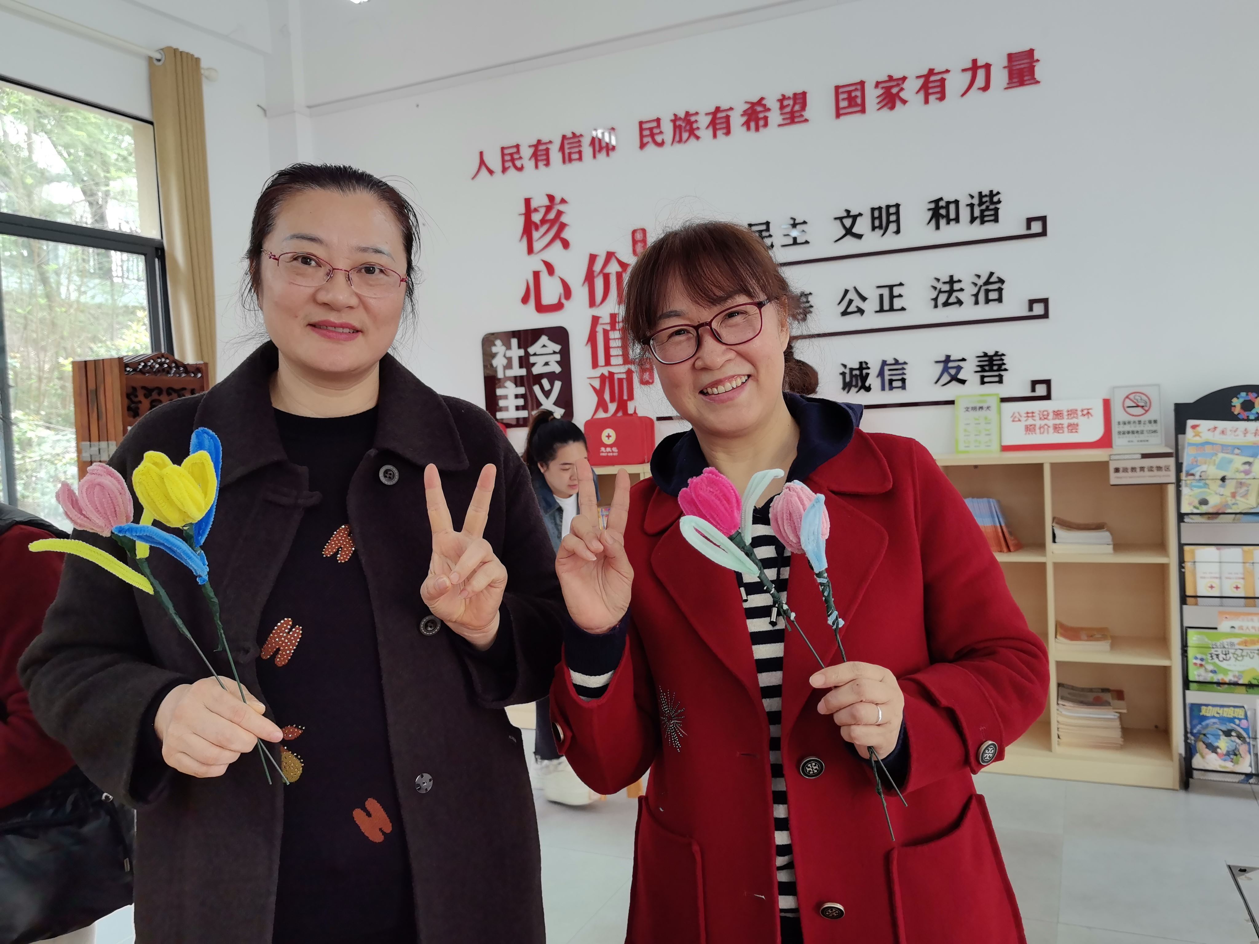 圣泉街道浒溪社区开展“郁见春天”三八妇女节主题活动